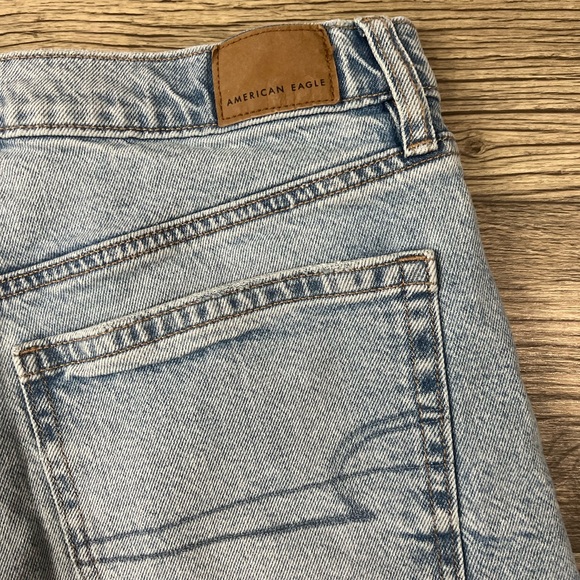 American Eagle denim, Jean shorts in a size 10. - Picture 7 of 8
